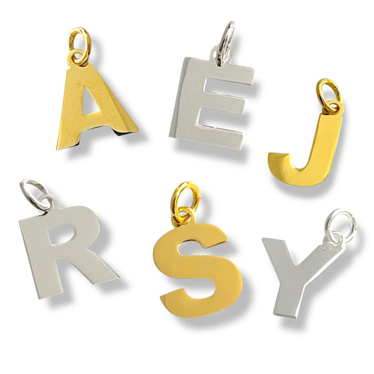Colgantes de Iniciales en Plata Ley