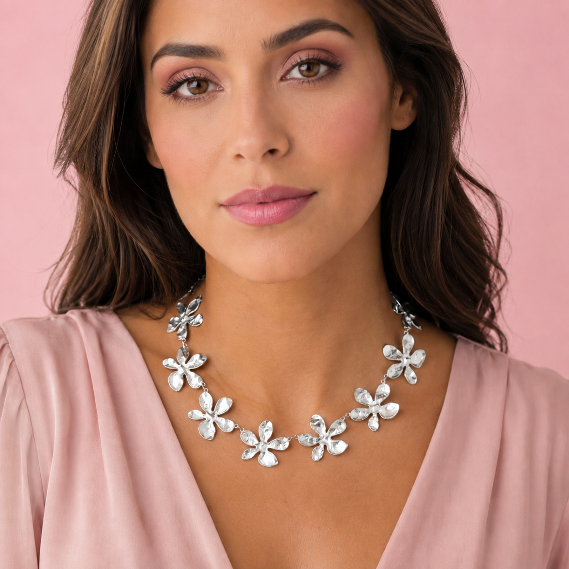 Collar Floral Plateado de acero inoxidable