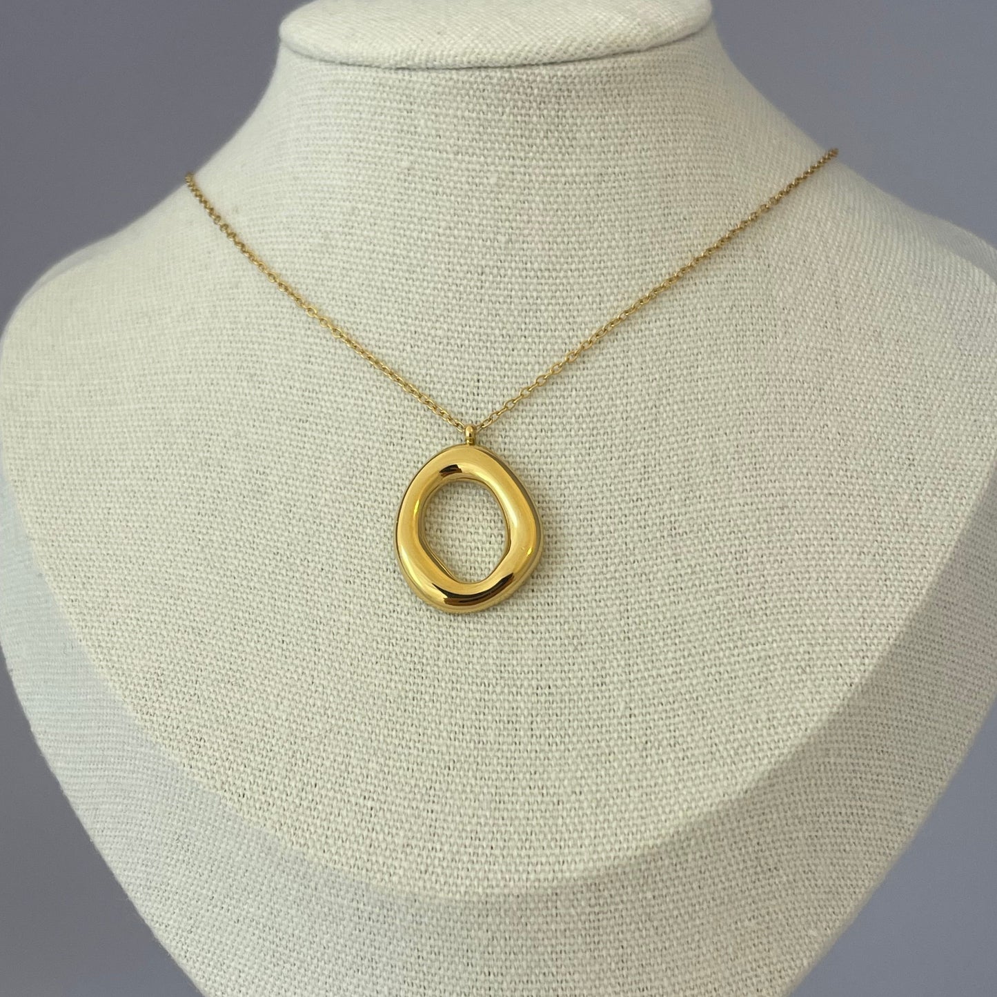 Collar Abstract Dorado